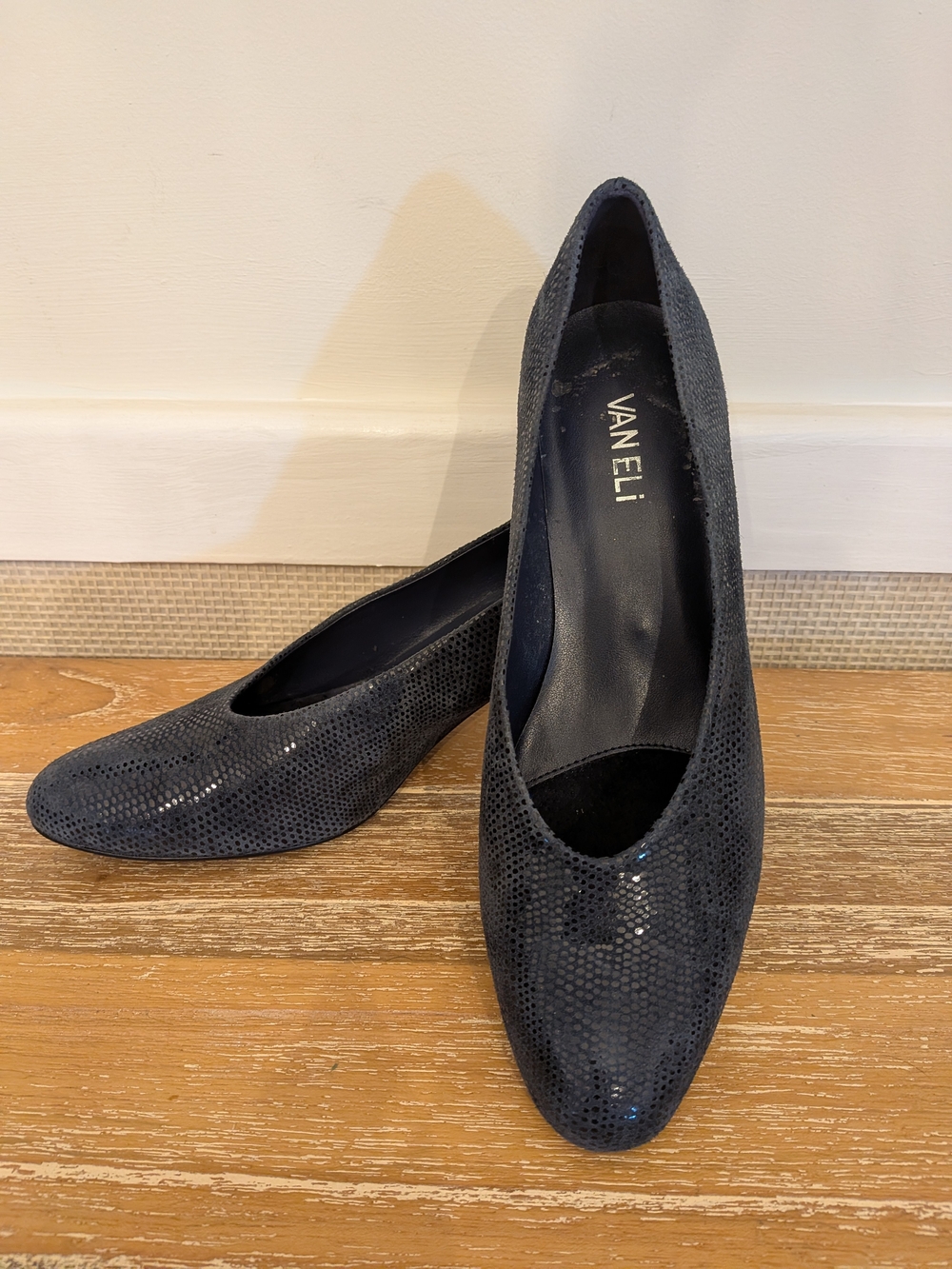 VANELi Navy Textured Leather Women's Pumps 8.5 N